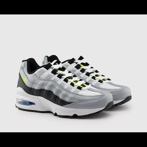 Nike Air Max 95 GS Youth Wolf Grey Cyber Black5.5Y